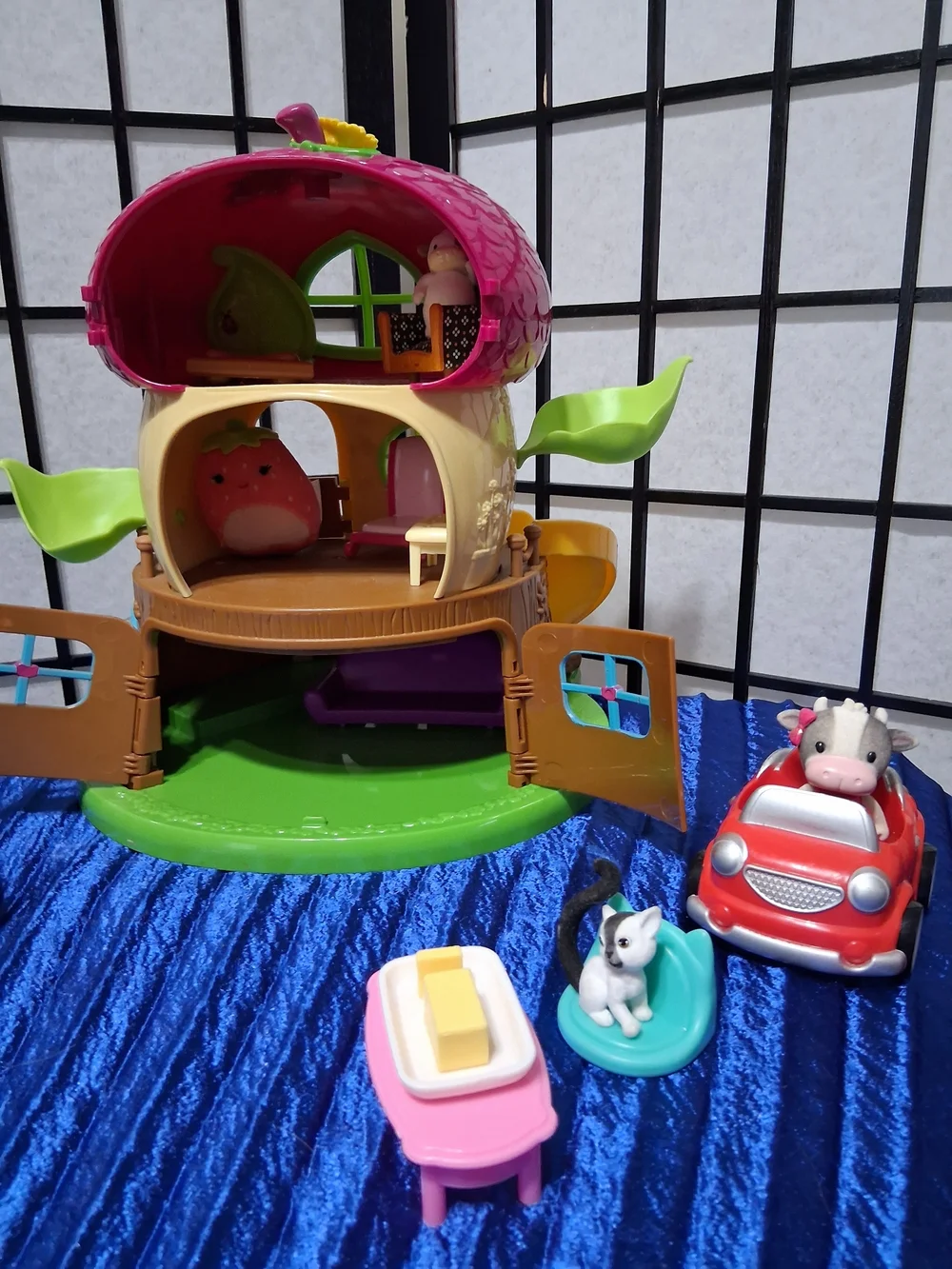 Treehouse cute playset